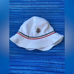 Moncler hat